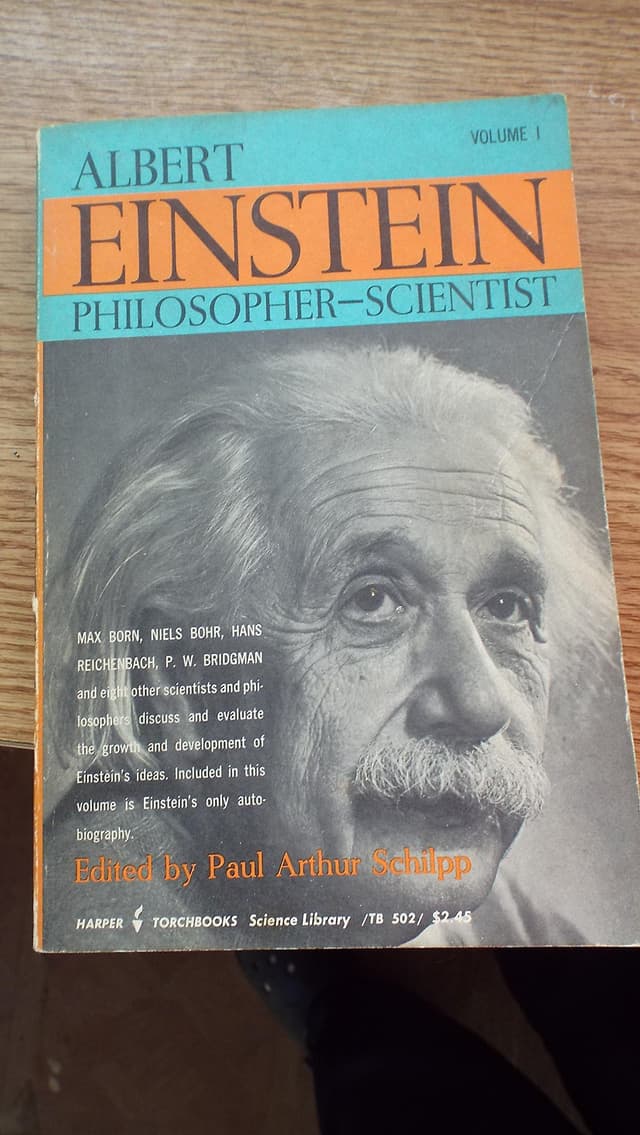Albert Einstein: Philospher-Scientist: Volume 1