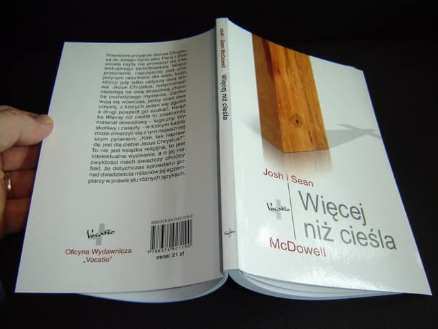 More Than a Carpenter by Josh McDowell / Polish Language Edition / Wiecei Niz Ciesla
